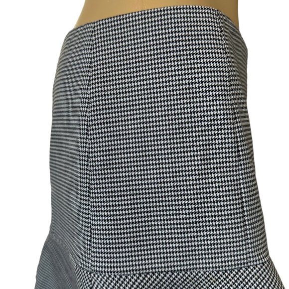 Theory Womens Trumpet Mini Skirt Size 2 Black White Wool Houndstooth Pattern - Picture 6 of 11